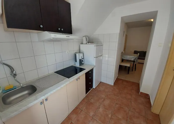 Apartamento Marija 2 *